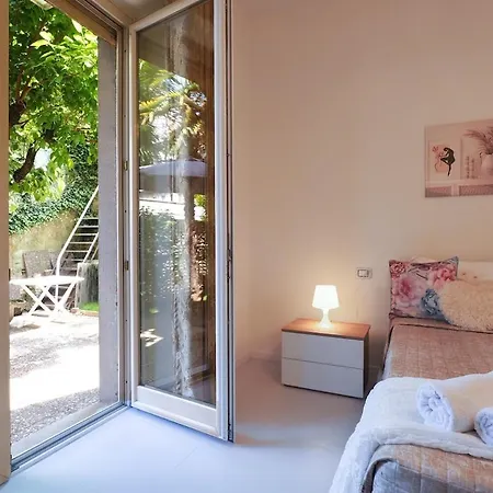 Lejlighed Melody's Garden House -relax Near Como